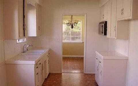 4th image of 12524 Albers St