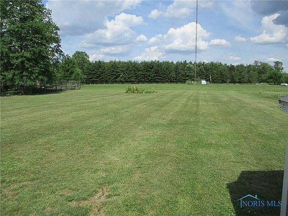 4th image of 727 Westwood Dr #1