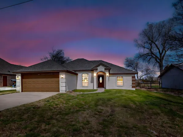 226 Lakeview Dr, Runaway Bay, TX 76426