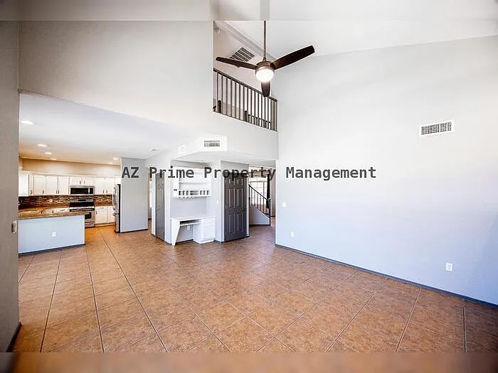 868 W Tremaine Ave — Photo 5
