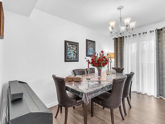 5th image of 2382 Parkway Blvd #5