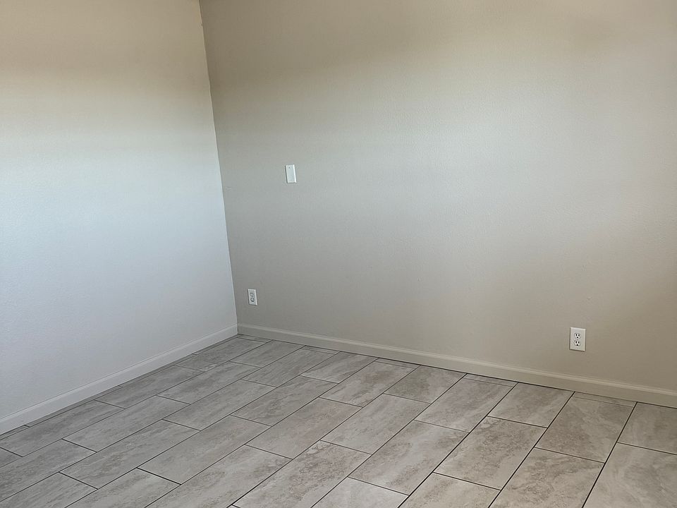 1st image of 1186 W Kings Ln #9