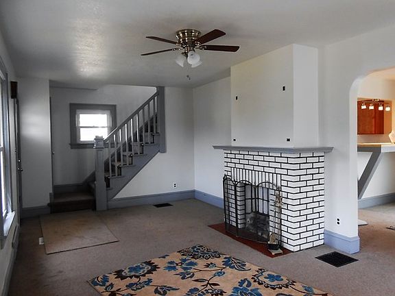 3rd image of 775 Hartman St