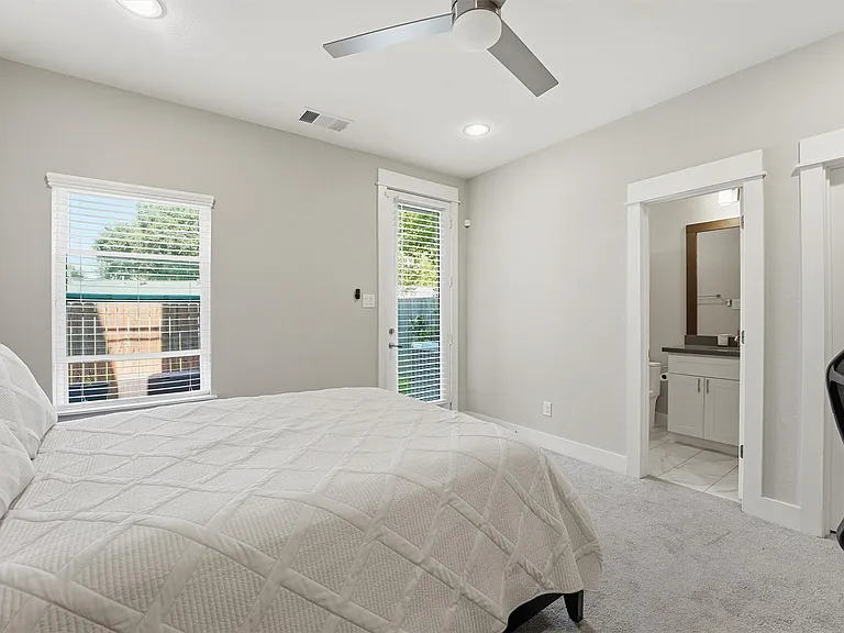 2057 Sherwood Forest St — Photo 15