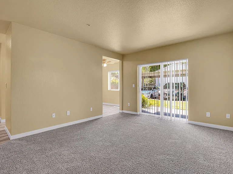 Live the South Salem Lifestyle: Walkable city, beautiful nature, endless possibilities. — Photo 27