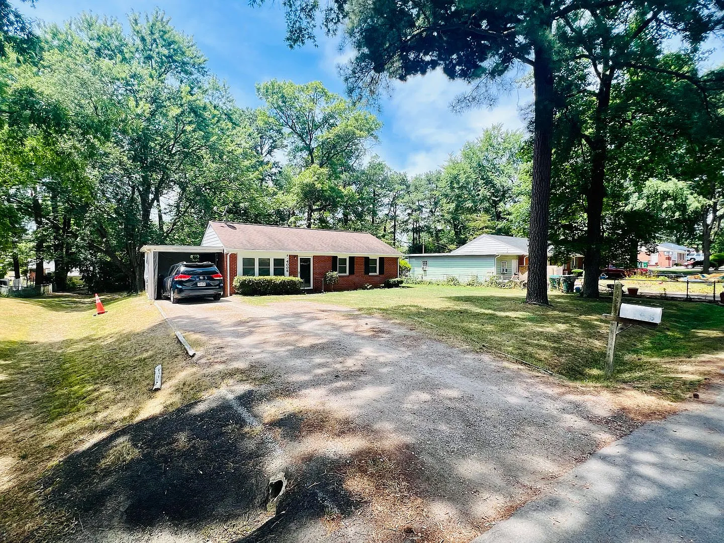 Beautifully Updated 3bdrm/1bth Ranch Style Home Located in the Glen Lea Area! — Photo 2