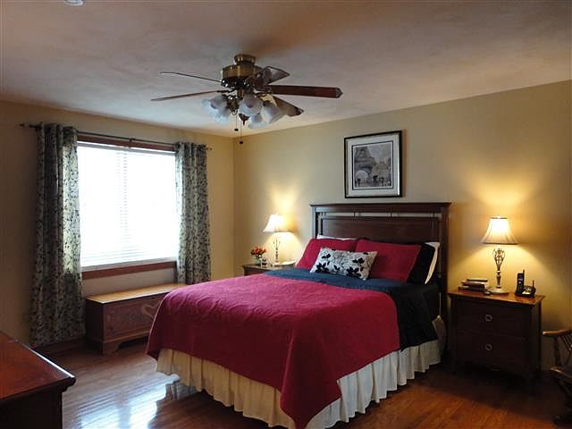 1st image of 39 Country Knoll Dr