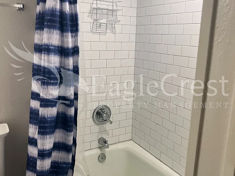 1110 S College Ave — Photo 13