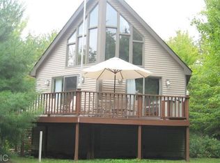 6477 Old Allegan Rd, Saugatuck, MI 49453