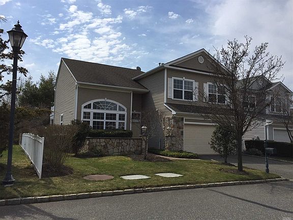2nd image of 170 Hamlet Dr