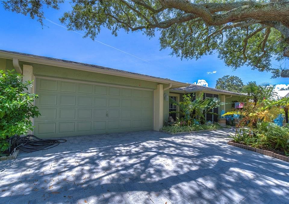 1st image of 1339 Corner Oaks Dr