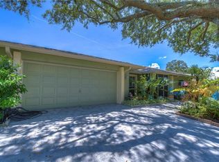 1339 Corner Oaks Dr, Brandon, FL 33510