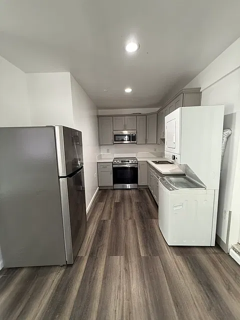 8555 Beverly Rd — Photo 2