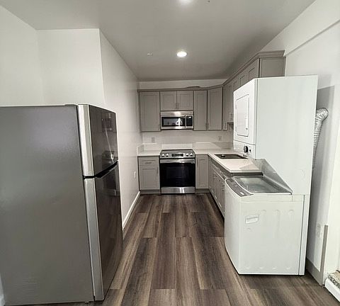 2nd image of 8555 Beverly Rd #1/4