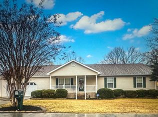 1121 Forest Plaza Cir, Hixson, TN 37343