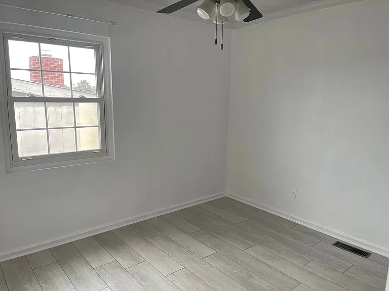 7262 Stanford Ave — Photo 9