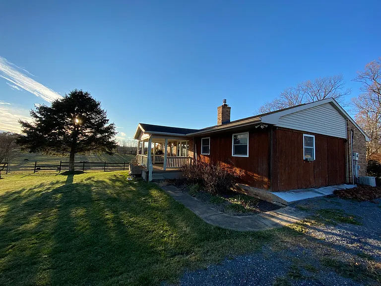 2488 Ridgedale Rd — Photo 3