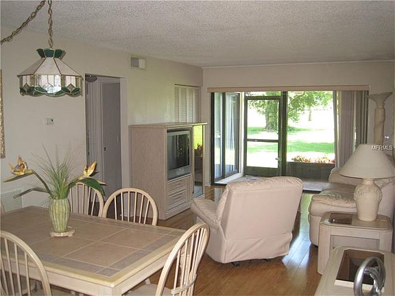 3rd image of 6210 Sun Blvd APT 105