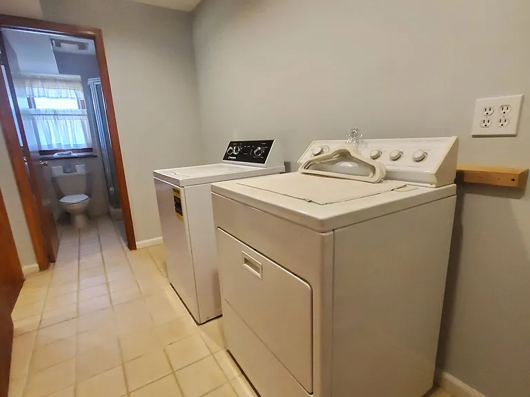 302 Westwood Rd — Photo 20