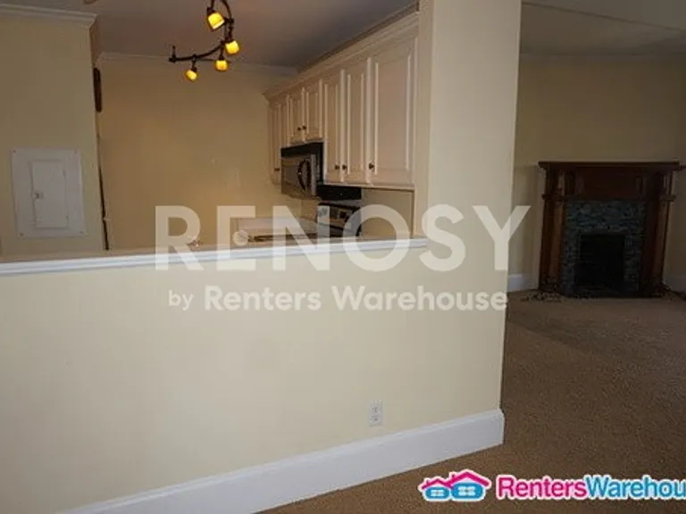 596 Summit Ave #2 — Photo 6