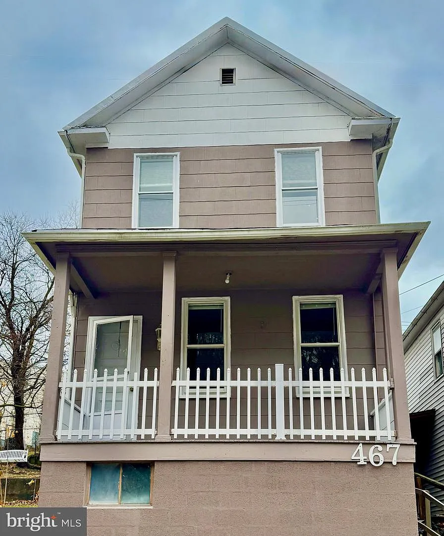 467 Goethe St photo 1