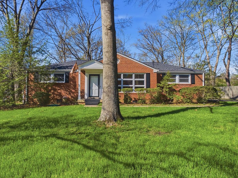 1st image of 409 Arrowwood Dr