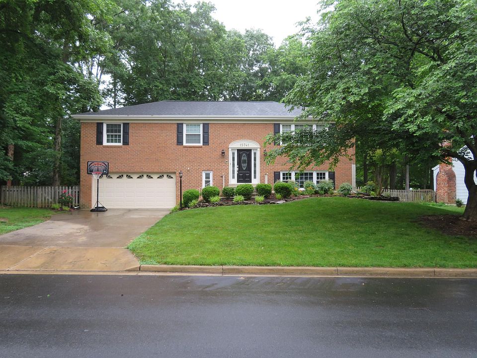1st image of 15741 Vista Dr