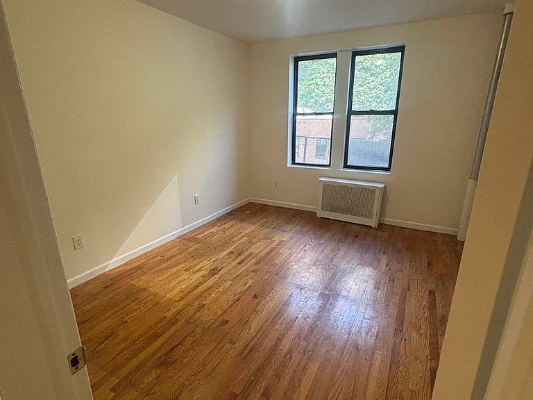 209 Bennett Ave #2D — Photo 3