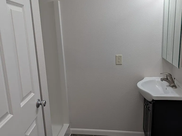 721 Wilson Ave E #A — Photo 16