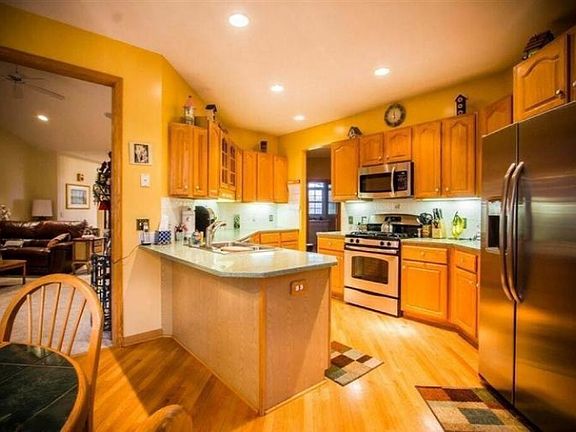 5th image of 8500 Sunshine Ln