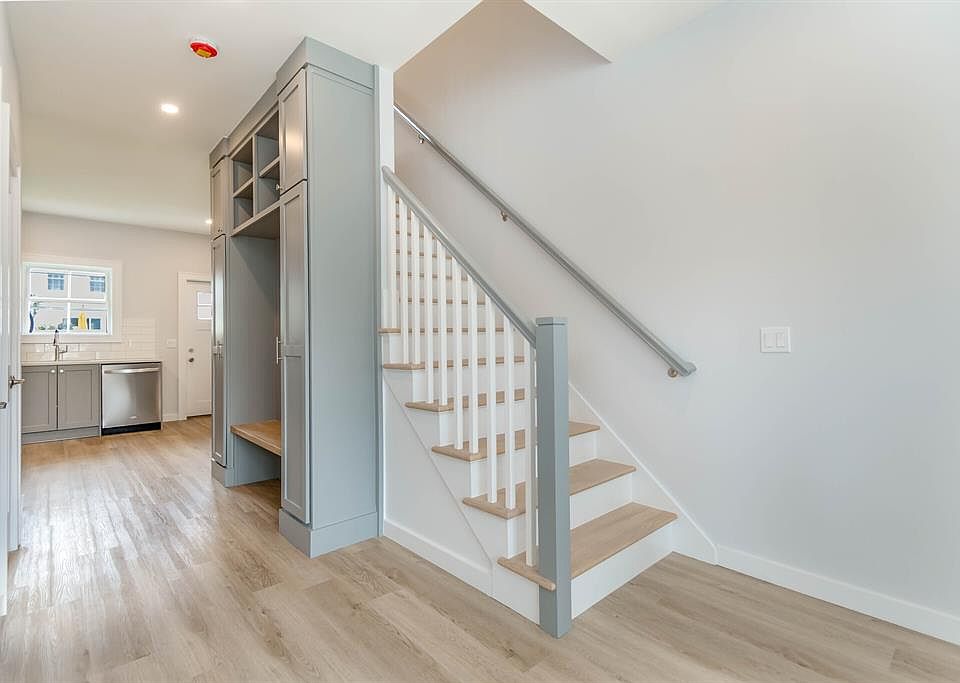 1st image of 156 Princeton St #156