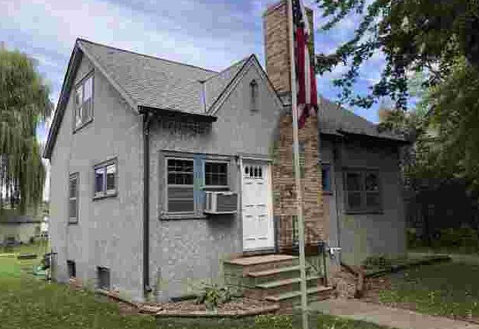 1st image of 603 W Brooks St