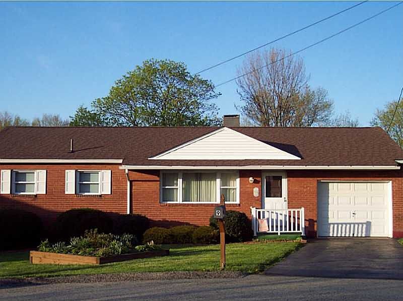 1st image of 9 Lavon Ct