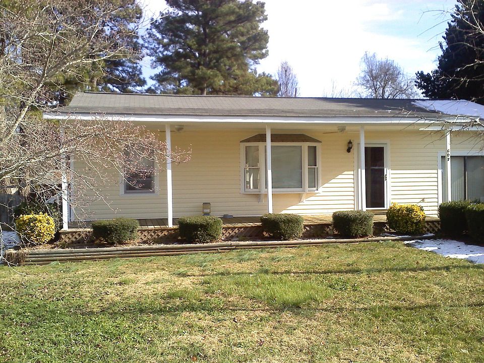 1st image of 607 Orange Heights Loop