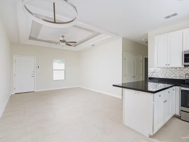 1040 N English Ave #1 — Photo 2