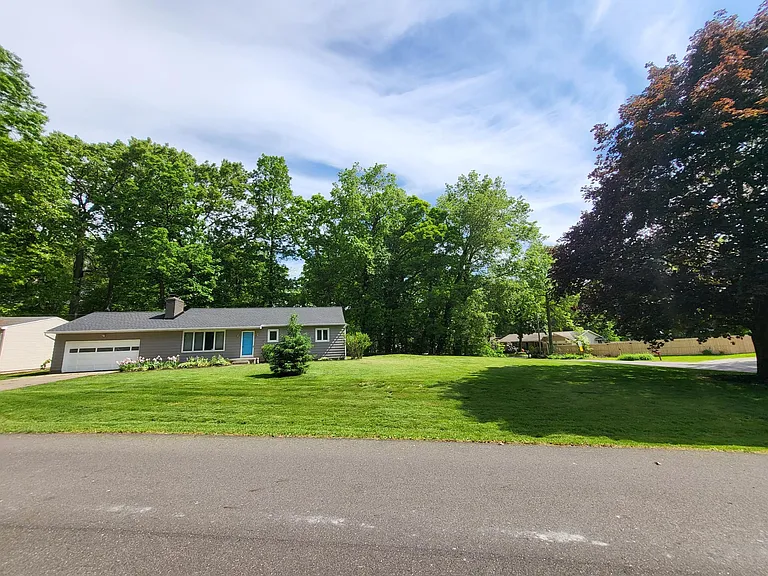 689 Deborah Dr — Photo 20