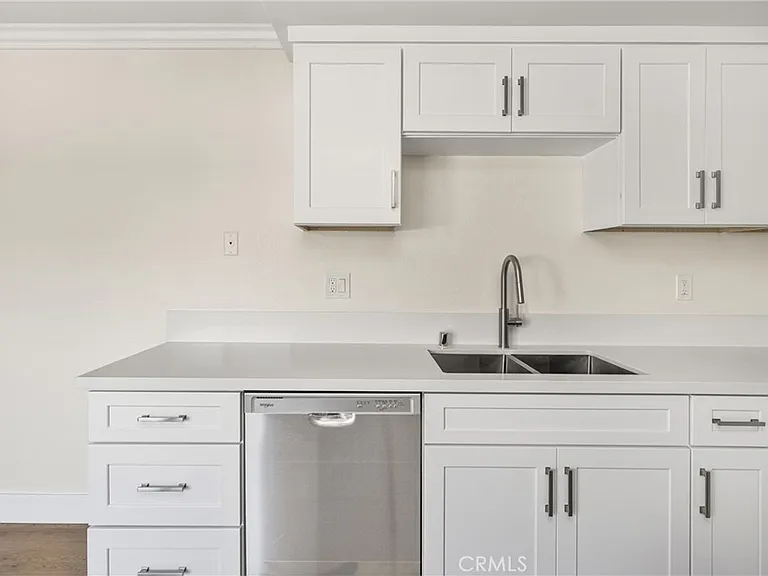 4032 Howard Ave — Photo 13