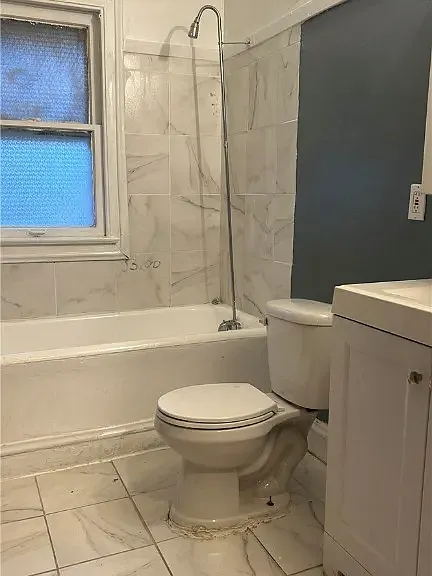 4246 E 133rd St #2 — Photo 5