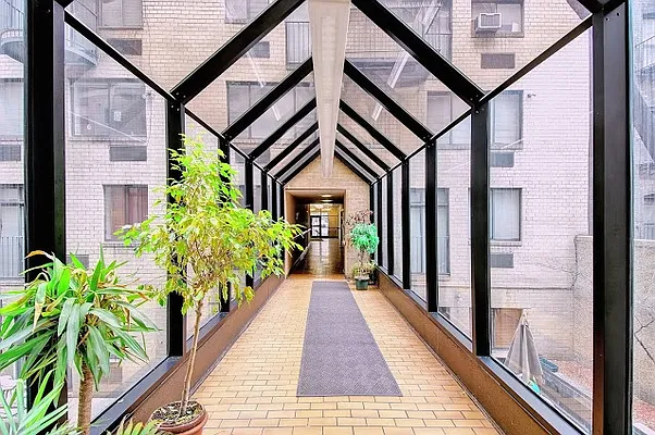 Rented by City Connections Realty | media 16