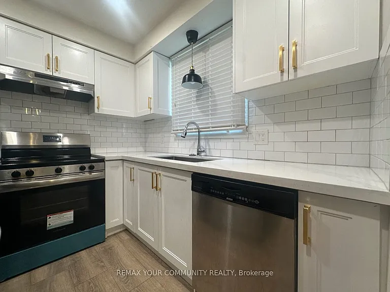 9 Buchanan Cres — Photo 5