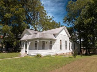 407 E 4th St, Carthage, MO 64836