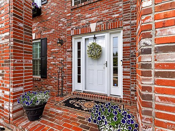 3rd image of 1509 Suzanne Ridge Ct