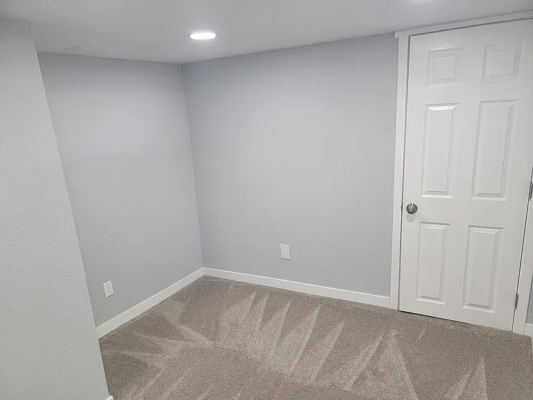 1629 E Pacific Ave #BASEMENT — Photo 14
