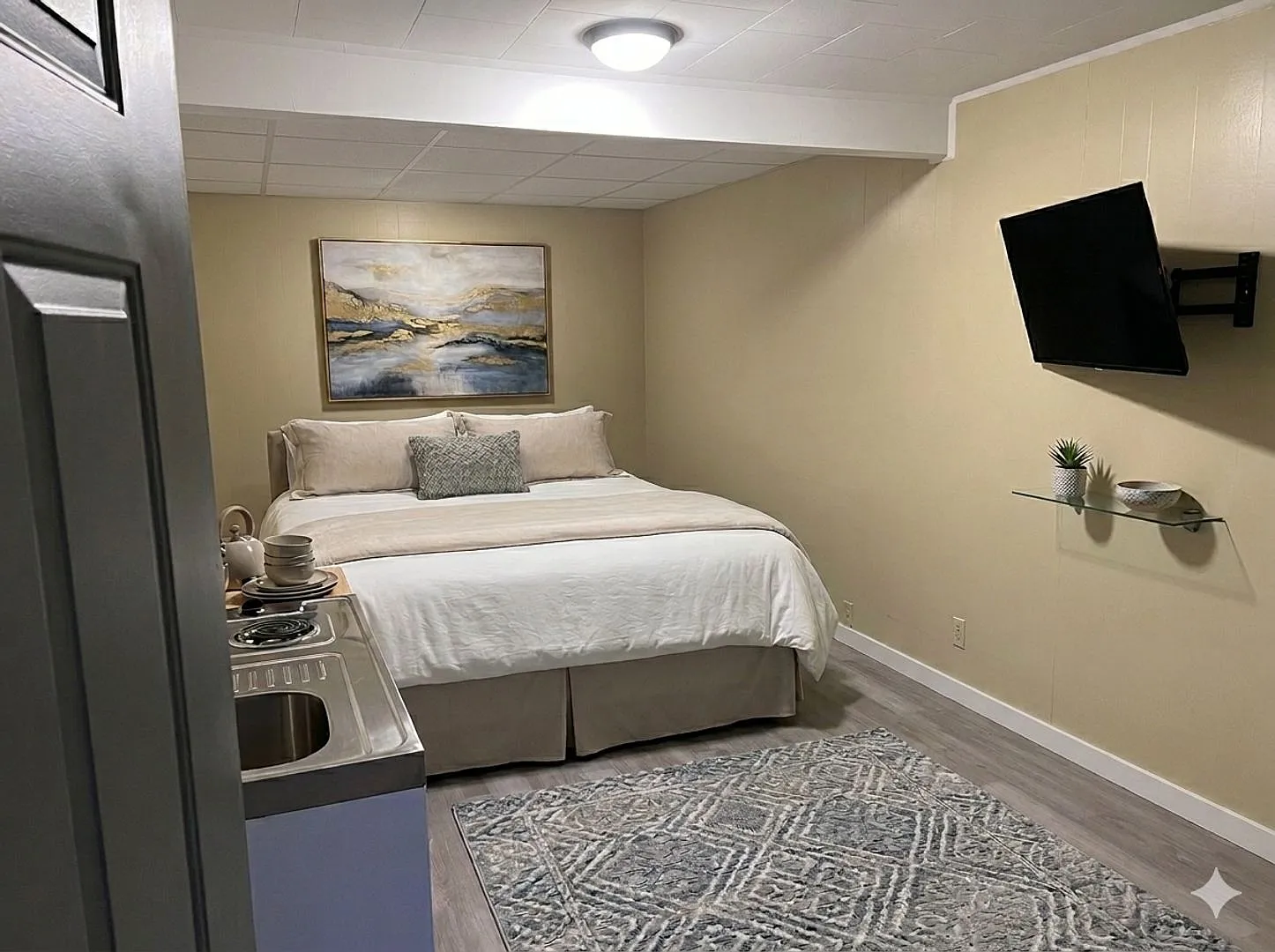 Sundown Apartments — Photo 3