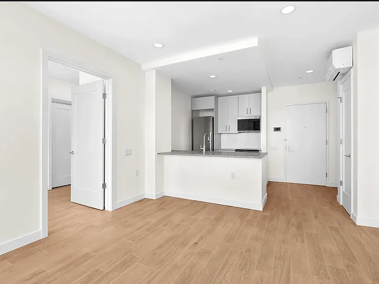 912 Broadway #3H — Photo 2