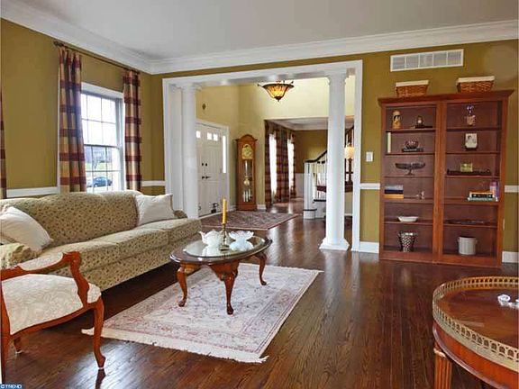 3rd image of 2066 Silverwood Dr