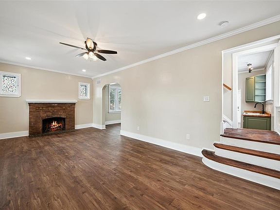 5th image of 7059 Dover Ct