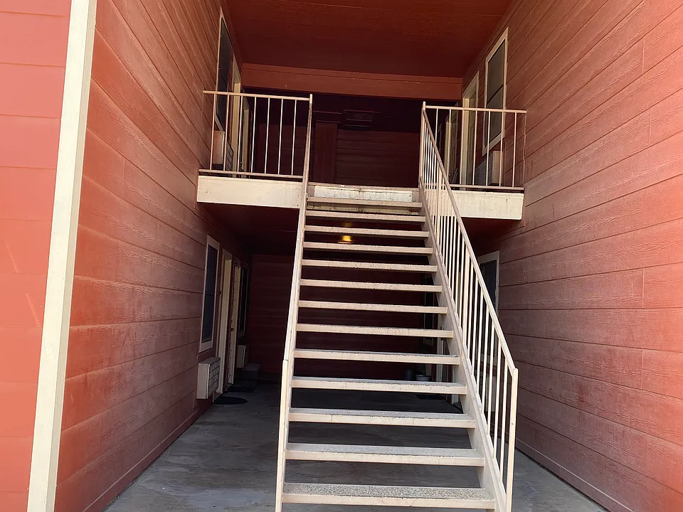 Sandpiper Apartments & Storage