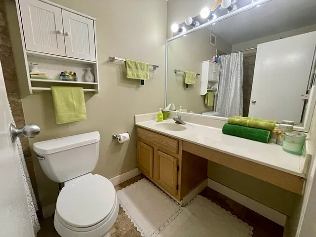 200 N Dearborn St #3005 — Photo 13