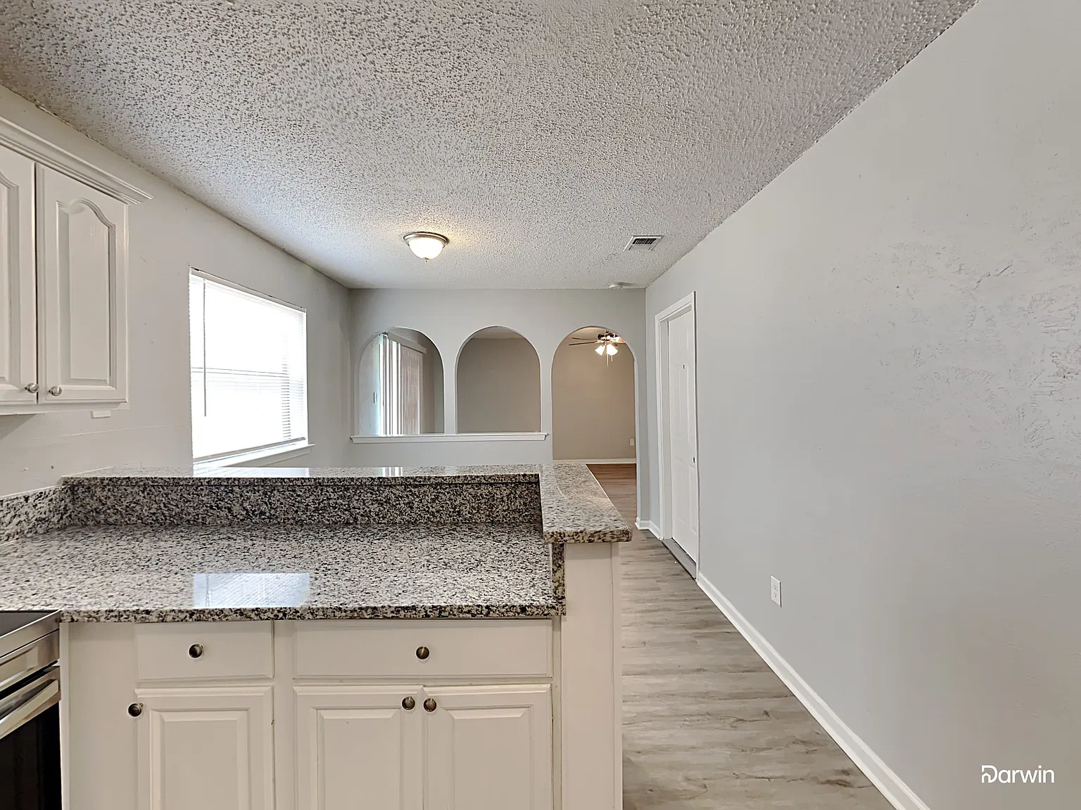 3 bed, 2.0 bath, 1120 sqft, $1,955 — Photo 4